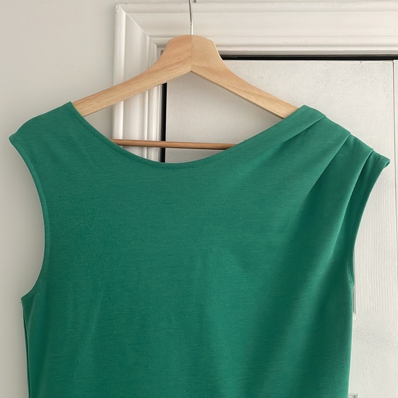 Green fitted Dress - Picture 8 of 8